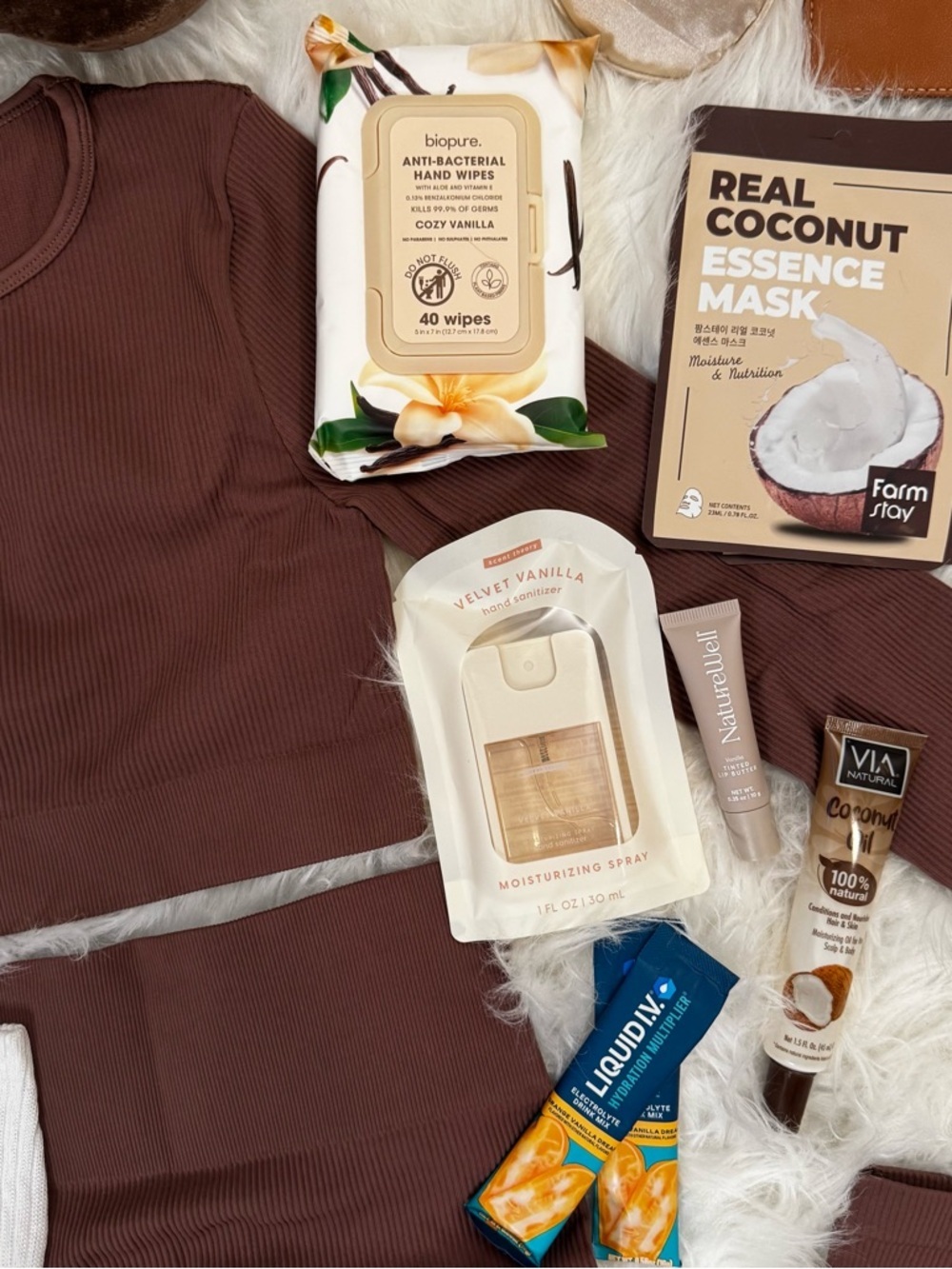 Travel Comfort Bundle Taupe Brown Neutral Set NWT Pillow Bag Skincare Essentials - Picture 6 of 10